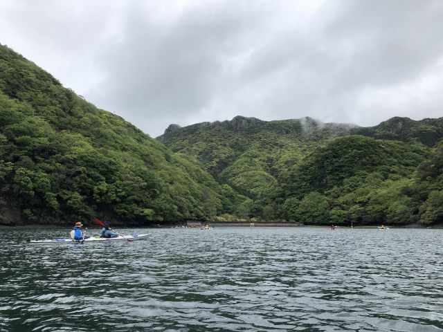 金田城を海上から遠望