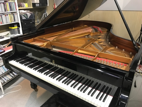 steinway.b.jpg