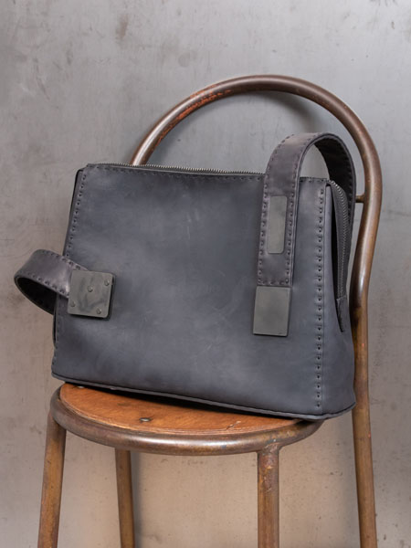 DEVOA　Hand made bag cow leather DEVOAの新作、ハンドメイドバッグをHPにアップしました
