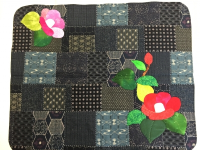 椿の花のマット | キルト工房 志布（シフ）の つぶやき