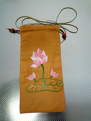 刺繍 ベトナム 蓮の花