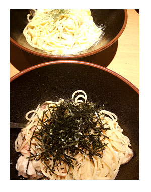博多 福岡 はかた 中州 屋台 ラーメン 長浜 犬 らるき らるきい パスタ パン