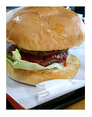 熊本 クマモン 市電 酒 馬刺 黒亭 天外天 阿蘇 博物 噴火 赤牛 バーガー
