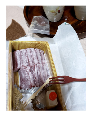 博多 福岡 食 旅 うどん 朝 資さん すけさん 天 おでん 伊都きんぐ いちご あまおう かしわめし 鯖 まんが 漫画 マンガ