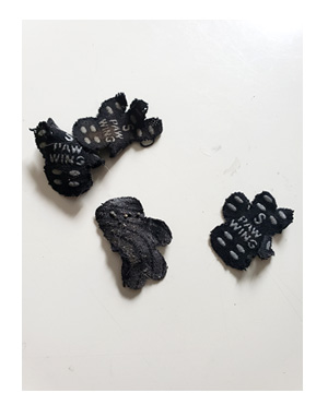 犬 足 滑り 滑り止め 筋力 老化 老犬 介護 歩 散歩 パウ paw wing シール 靴下 高齢 爺 婆 ワン 心臓病チワワ イラスト 絵 まんが 漫画 マンガ