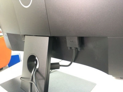 デュアルディスプレイ構成のPC設置作業 | ネオくん日誌