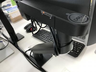 Dell(デル)シングル モニター アーム – MSA20を設置しました Dell(デル)シングル モニター アーム – MSA20を設置しました