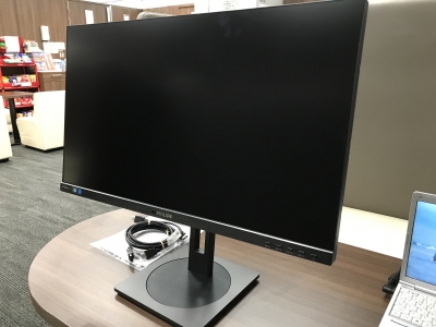 PHILIPS(フィリップス) 27型液晶ディスプレイ 279P1/11を設置