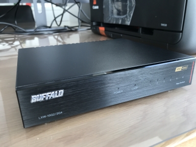 BUFFALO(バッファロー) HUB LXW-10G2/2G4を設置しました BUFFALO(バッファロー) HUB LXW-10G2/2G4を設置しました