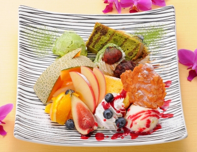 フルーツたっぷり贅沢シフォンケーキ