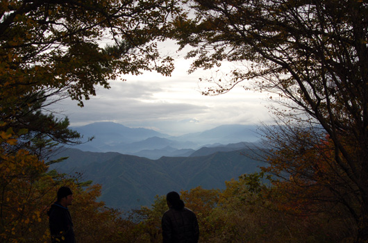 三頭山