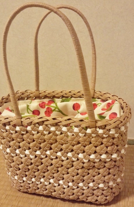 エコクラフト、花結び編みかごバッグ | ぐるぐるベーグル