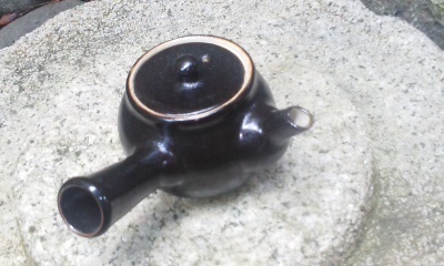 益子 木村三郎さん 左手黒釉急須 鎌倉 もやい工藝ブログ