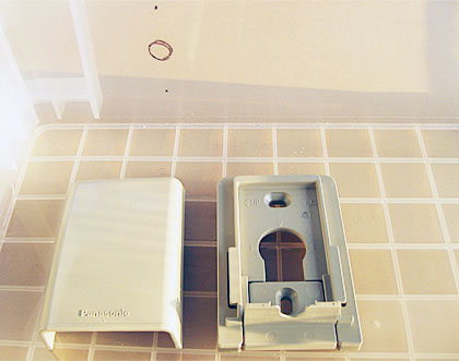 コンテナBOXに屋外コンセントを取り付け