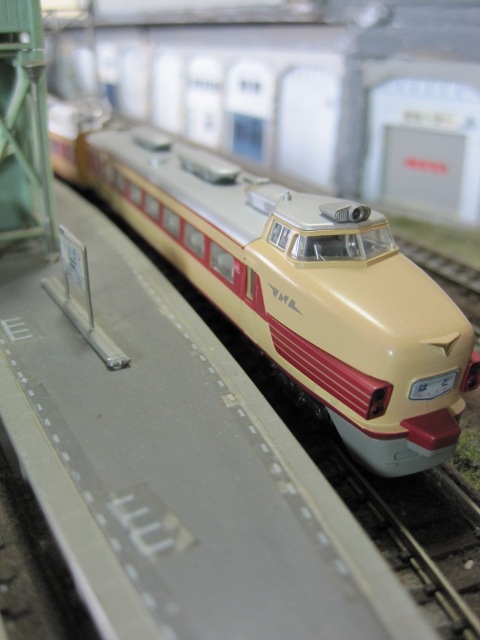 ４８年前の映画「天国と地獄」に使われた１５１系こだま号 | 湘南急行鉄道物語