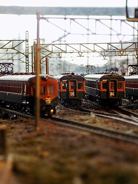 ようこそ鉄道模型の世界へ卓上鉄道 国鉄52系2次車飯田線（湘南色