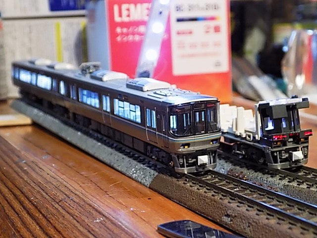 KATO 223系2000番台1次車新快速に自作LED室内灯をつけてみる | 湘南