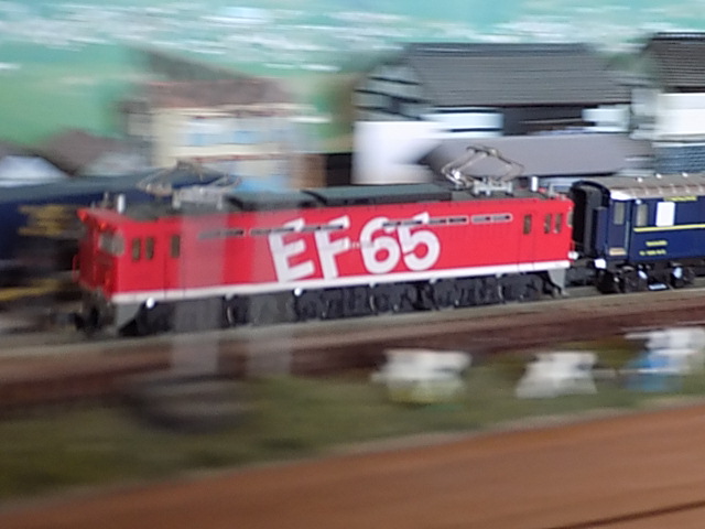 KATO EF65 1118 レインボー塗装機 が走る走る！ | 湘南急行鉄道物語