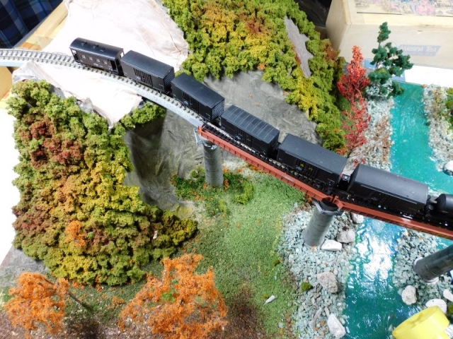 リニューアル伯備線風KATO カーブ鉄橋セットR481-60°(非電化・朱