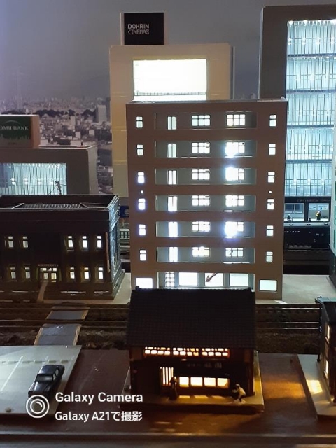 LED照明付き建物模型 大型*2 TOMIX・ 「鉄道模型 Nゲージ トミックス ストラクチャー」大型ビル