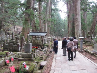 奥の院