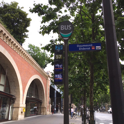 フランスのバス停