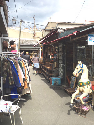 クリニャンクールの木馬の店