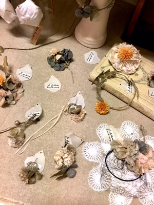 la filleteさんの小さな布花の作品