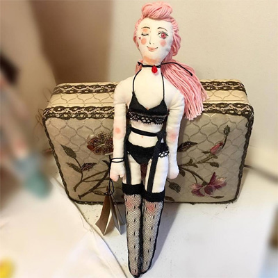 emilyandcotaさんのエロかわ人形