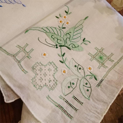 美しいスワトウ刺繍のハンカチ