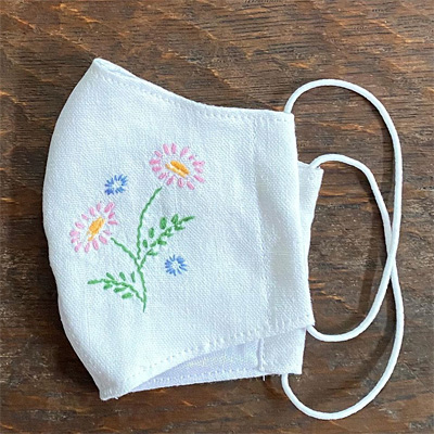 Daisy Store オリジナルの花刺繍マスク