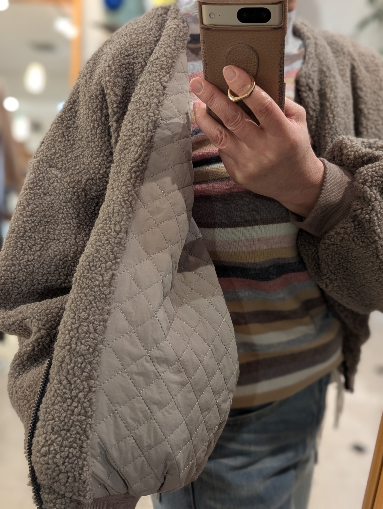 ayane〉バックロゴ刺繍ボアブルゾン | s.cute 青森店