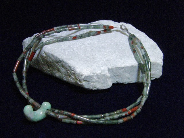 万葉集の時代には竹玉というものがあった □ヒスイ勾玉付き管玉