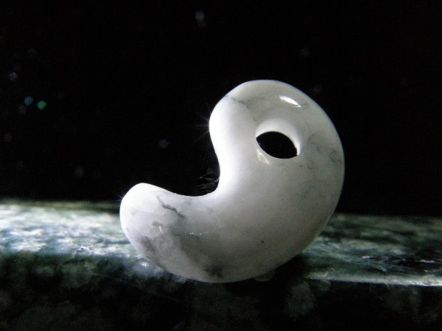 新芽勾玉