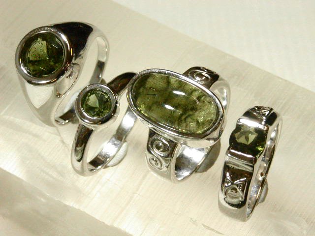 モルダバイト