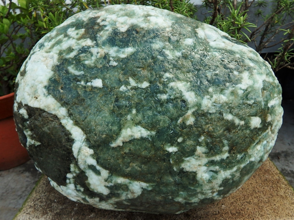 ＜翡翠類似石＞ 付加体では翡翠のほかにたくさんの類似石 | 日本翡翠情報センターのブログ