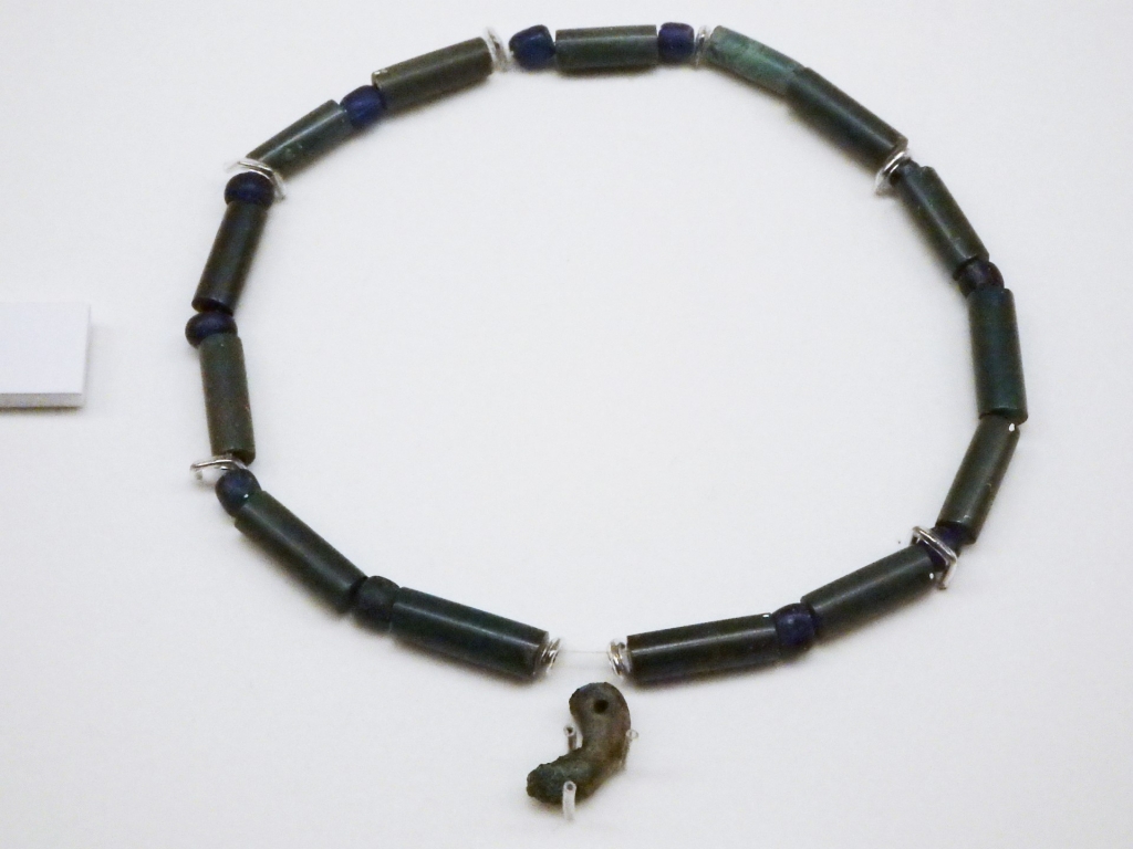 弥生古墳時代の勾玉&管玉ネックレス その3 | 日本翡翠情報 弥生古墳時代の勾玉&管玉ネックレス その3 | 日本翡翠情報