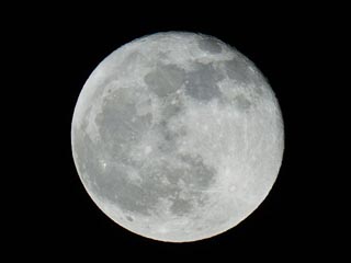 宇宙センターでの観察会で見えた月
