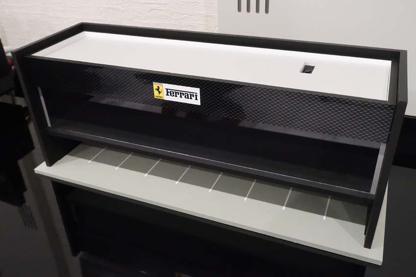 ジオラマ （1/64 ミニカー向け 2Fタイプ／全面ミラー貼り仕様） | ナオ