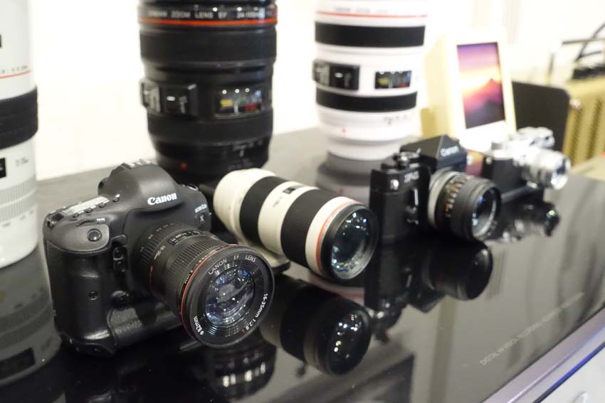 【新品未使用】EOS 1DX & EF16-35 ミニチュア USB【4GB】 激レア】新品未使用 Canon EOS-1DX ミニチュアカメラ キヤノン