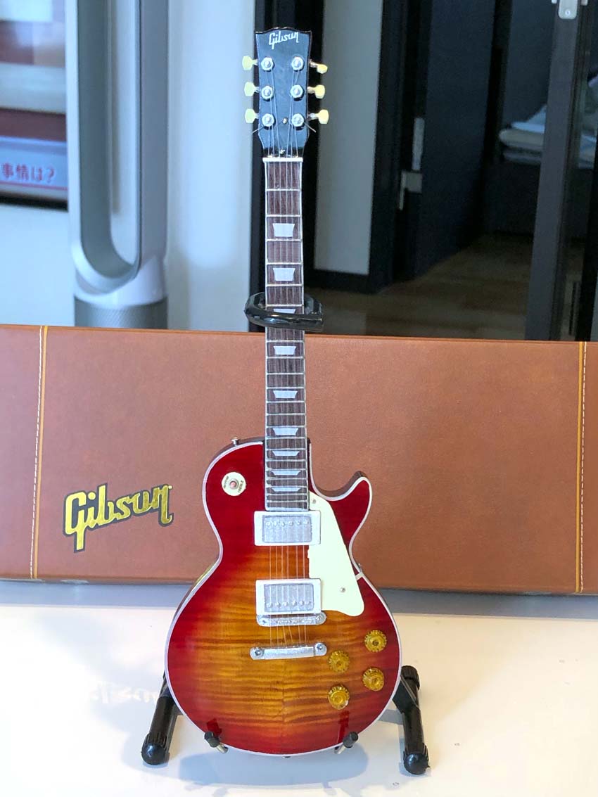 Gibson 1959 Les Paul Standard Cherry Sunburst 1:4 Scale Mini