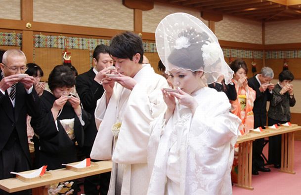 不幸なサプライズ結婚式 彼とデートをしに行くはずが