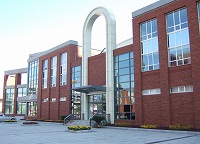 富奥氷球館