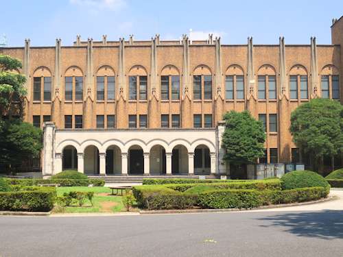 3東大広場