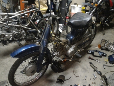 決まりました) ホンダ カブ 角目 クラッチミッション125cc 現在不動