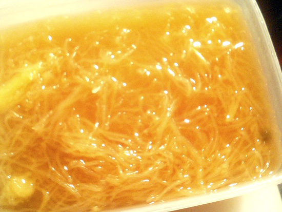 皮ギリギリまでほぐれて、うわー、まさに、そうめん、です。 種と皮以外、全部そうめん、さすがは、そうめんかぼちゃ。 全く名前負けしていない。