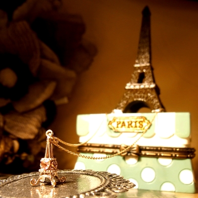 anne bonny eiffel tower pendant