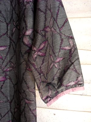 春を待つ、大島紬のワンピースコート | 着物リメイクのお店 伊舞希（いぶき）のブログ
