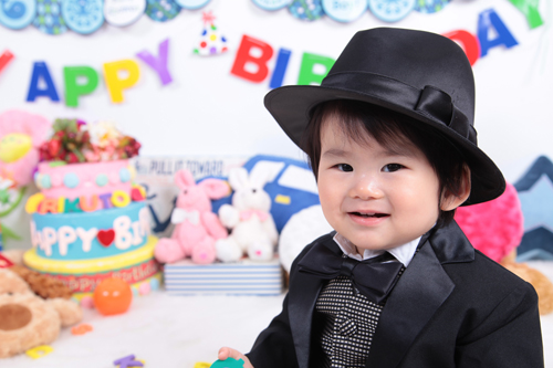 誕生日 初節句撮影 大阪府箕面市からご来店のrくんin子供写真館スタジオhoney Crunch豊中 千里中央店 心斎橋 大阪天満宮 神戸三宮 生田神社 西宮 芦屋 豊中 池田 堺 住吉大社 奈良 和歌山で七五三などお子様の写真を撮るならhoney Crunch ハニーアンド