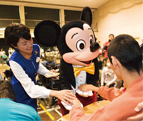 ディズニーの噂・裏技・裏話_ミッキーの福祉施設訪問